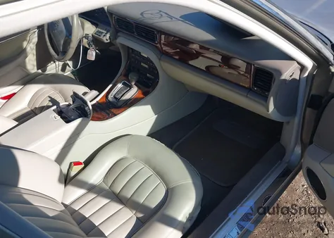 1982 Jaguar Xj6 z USA, uszkodzony, nr VIN SAJH1740SC724383